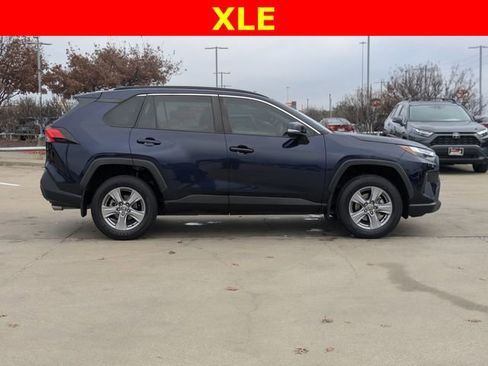 Used 2022 Toyota RAV4 XLE image 4