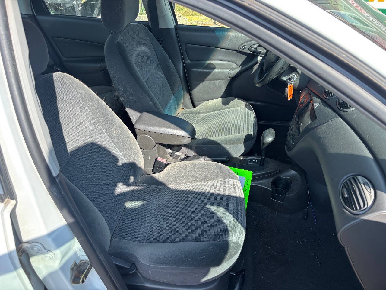 Used 2002 Ford Focus SE FWD image 15