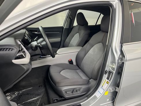 Used 2020 Toyota Camry LE image 20