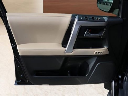 Used 2019 Toyota 4Runner Limited image 10