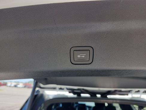 New 2026 GMC Yukon XL Denali w/ Denali Reserve Package AWD/4WD image 9