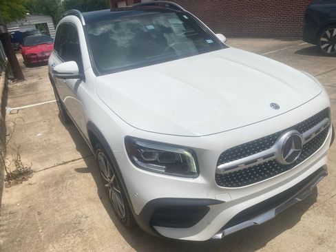 Used 2020 Mercedes-Benz GLB 250 image 4