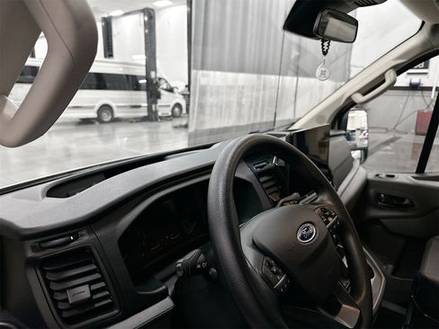 Used 2023 Ford Transit 350 XLT image 10