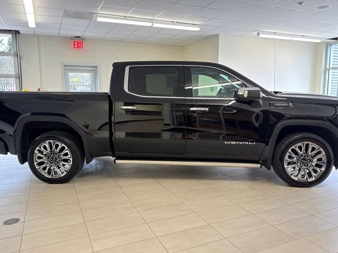 Used 2024 GMC Sierra 1500 Denali Ultimate image 3