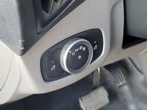 Used 2022 Ford Transit Connect XL image 18