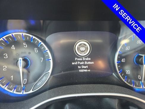 Used 2018 Chrysler Pacifica Limited FWD image 5