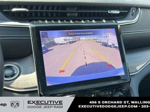 Used 2022 Jeep Grand Cherokee L Limited AWD/4WD image 19