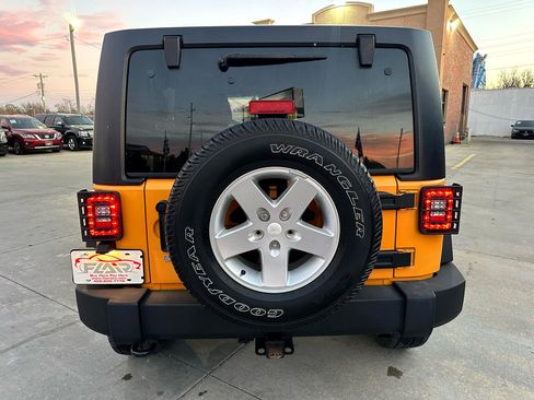 Used 2012 Jeep Wrangler Unlimited Sport image 6