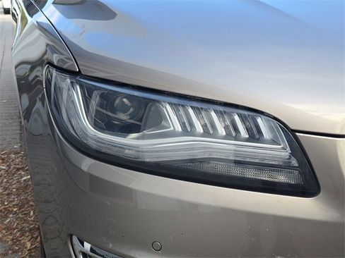 Used 2019 Lincoln MKZ Reserve image 10
