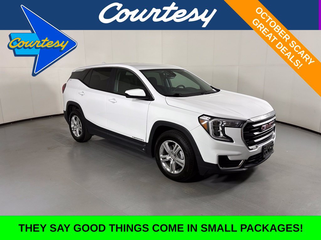 Used 2024 GMC Terrain SLE FWD image 1