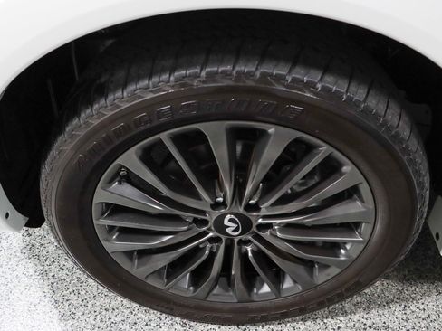 Used 2024 INFINITI QX80 Luxe w/ Cargo Package image 11