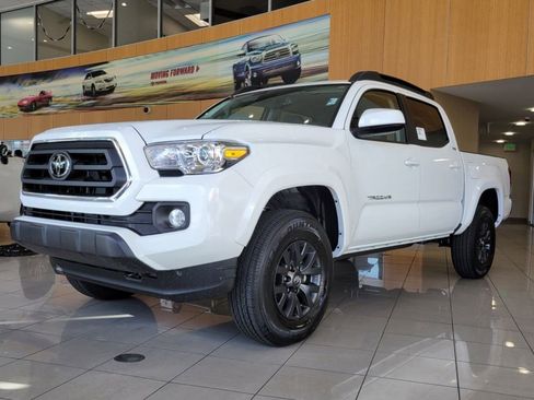 Used 2023 Toyota Tacoma SR5 RWD image 12