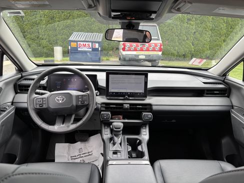 Used 2026 Toyota RAV4 XLE Premium AWD/4WD image 15