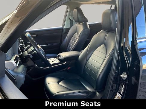 Used 2021 Toyota Highlander XLE image 21