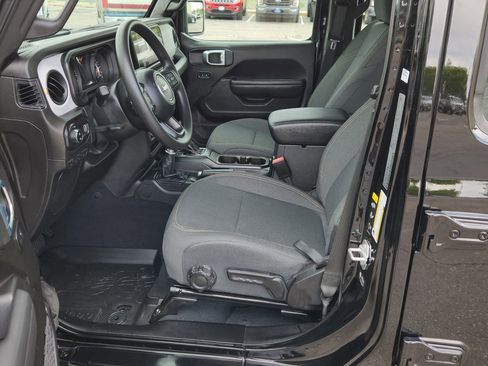 Used 2026 Jeep Gladiator Sport image 24