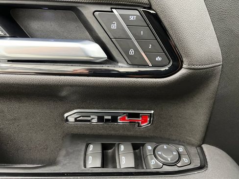 Used 2025 GMC Sierra 1500 AT4 AWD/4WD image 15