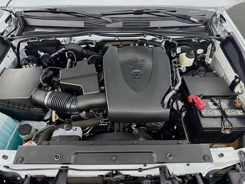 Used 2023 Toyota Tacoma SR5 w/ Technology Package RWD image 28