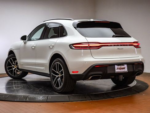 Certified 2025 Porsche Macan image 3