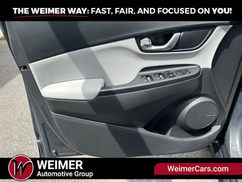 Used 2023 Hyundai Kona Limited AWD/4WD image 8