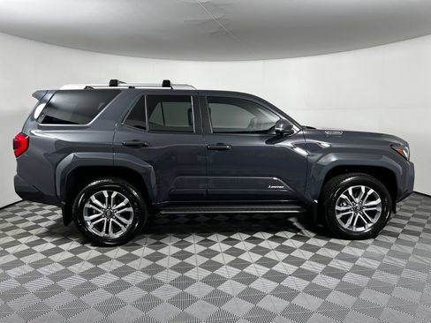 Used 2025 Toyota 4Runner Limited AWD/4WD image 4