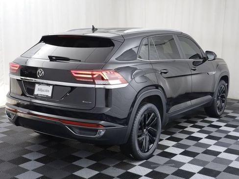 Used 2023 Volkswagen Atlas Cross Sport SE w/ Black Wheel Package AWD/4WD image 18