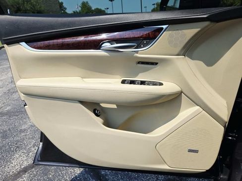 Used 2017 Cadillac XT5 Luxury w/ Driver Awareness Package FWD image 36