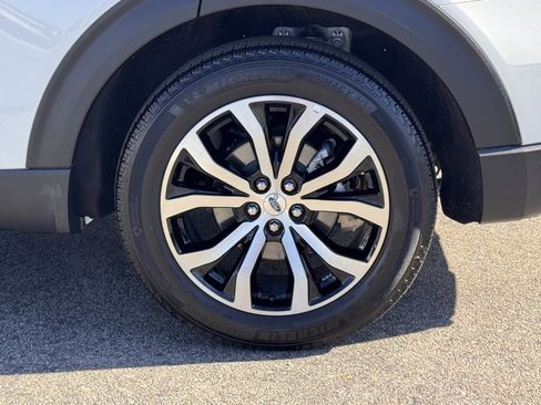 Used 2025 Ford Explorer ST-Line w/ Premium Package image 15