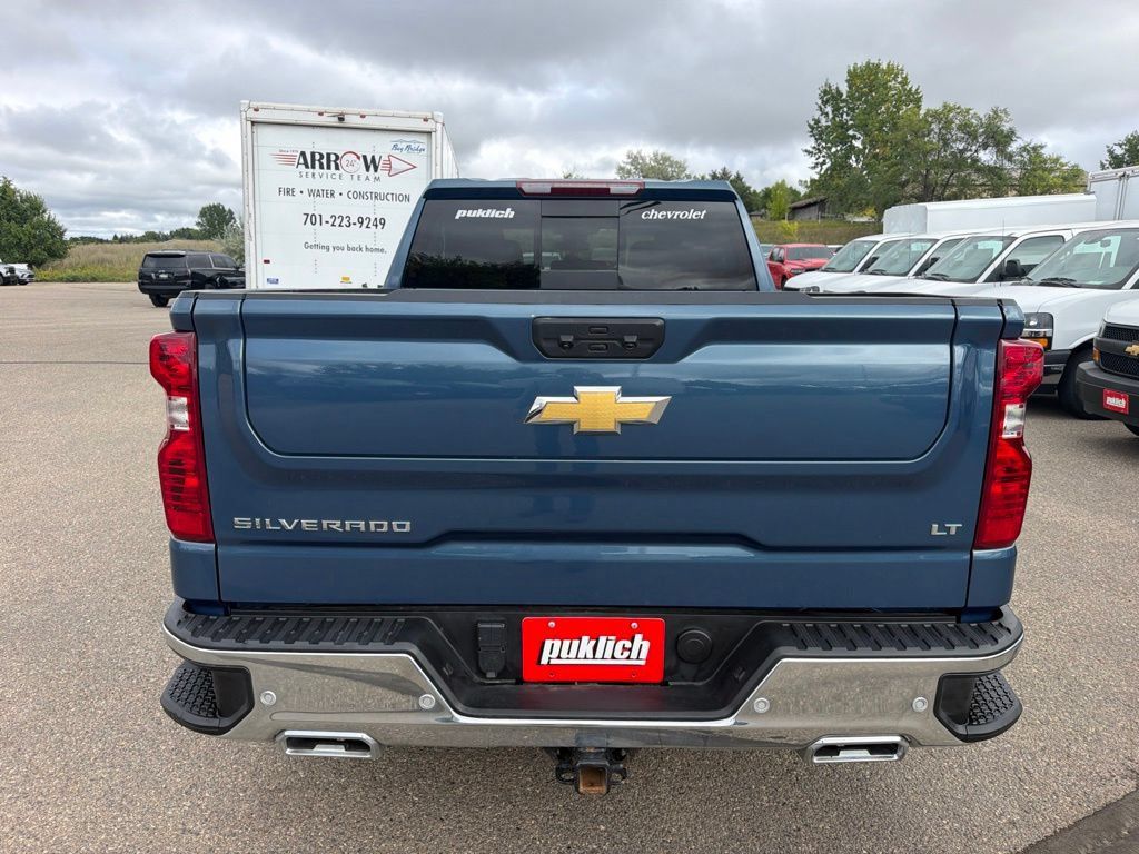 Used 2024 Chevrolet Silverado 1500 LT w/ Z71 Off-Road Package AWD/4WD image 6