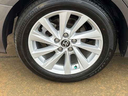 Used 2023 Toyota Camry LE FWD image 9