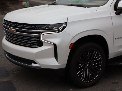 Used 2021 Chevrolet Tahoe Premier w/ Premium Package RWD image 6