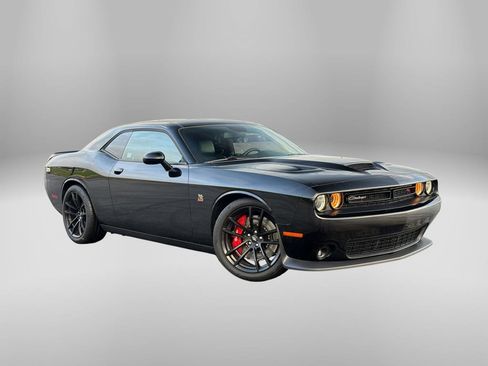 Used 2020 Dodge Challenger R/T Scat Pack w/ Dynamics Package RWD image 5