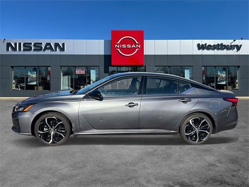 Used 2023 Nissan Altima 2.5 SR image 8