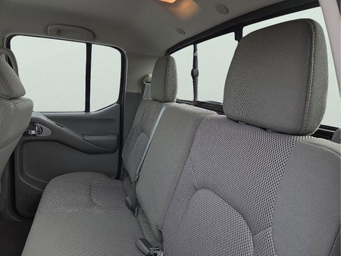 Used 2021 Nissan Frontier SV w/ SV Utility Package image 10