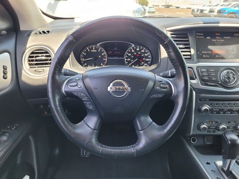 Used 2020 Nissan Pathfinder SL FWD image 17