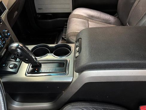 Used 2014 Ford F150 Raptor w/ Equipment Group 801A Luxury image 26