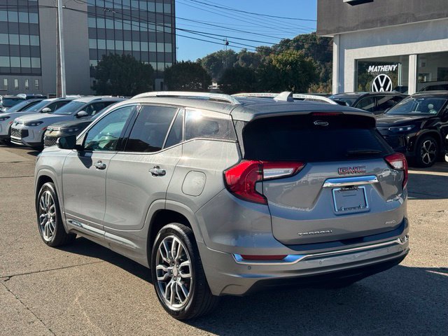 Used 2024 GMC Terrain Denali AWD/4WD image 3