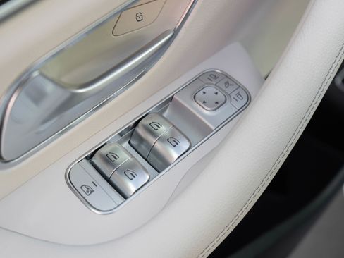 Used 2026 Mercedes-Benz GLE 450e 4MATIC image 13