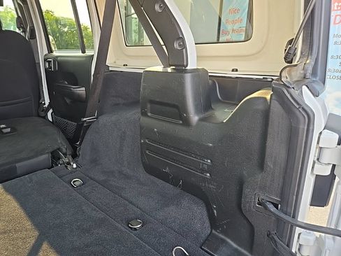 Used 2019 Jeep Wrangler Unlimited Sport S AWD/4WD image 95