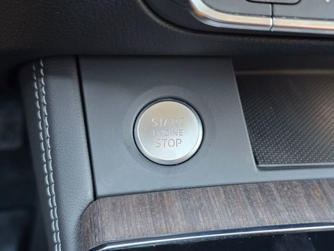 Used 2024 Audi Q5 e Prestige w/ Prestige Package image 16