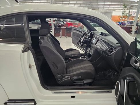 Used 2016 Volkswagen Beetle R-Line SE image 28