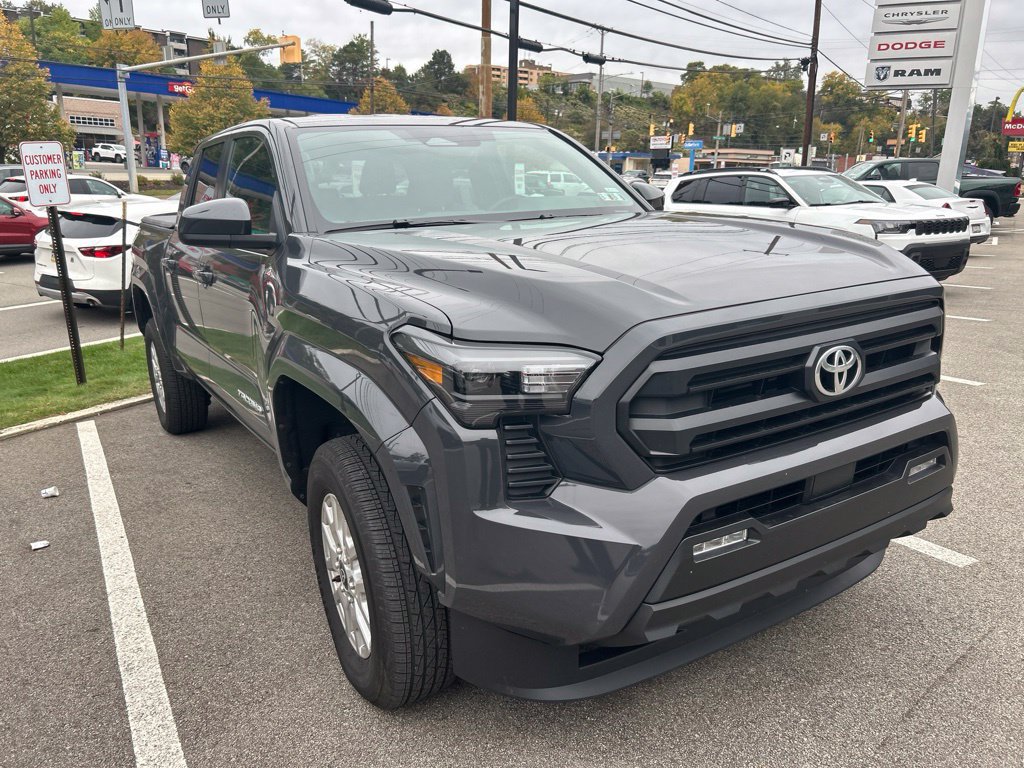 Used 2025 Toyota Tacoma SR5 AWD/4WD image 1