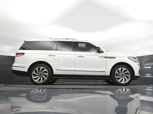 Used 2023 Lincoln Navigator Reserve AWD/4WD image 43