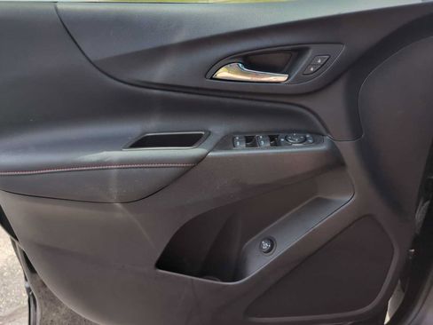 Used 2023 Chevrolet Equinox RS FWD image 21