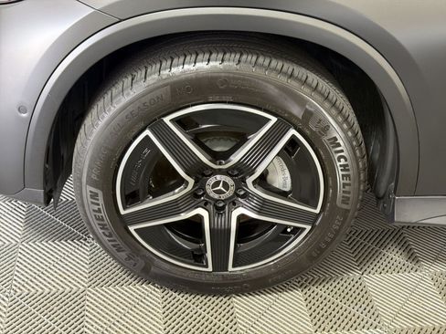 Used 2025 Mercedes-Benz GLC 300 4MATIC image 12