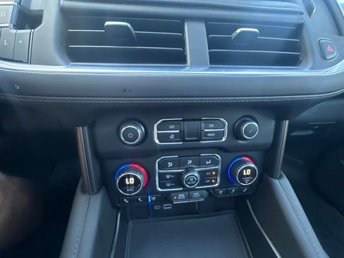 Used 2023 Chevrolet Suburban High Country AWD/4WD image 27