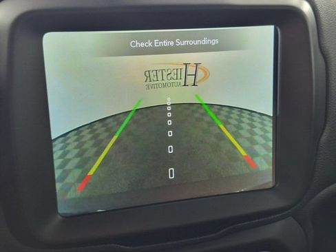 Used 2023 Jeep Renegade Latitude w/ Premium Group AWD/4WD image 23