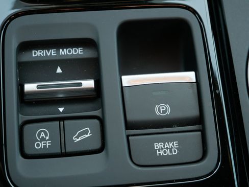 Certified 2024 Honda Pilot TrailSport image 32