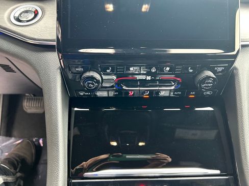 New 2025 Jeep Grand Cherokee Overland w/ Adv Protech Group III image 17