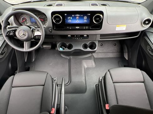 New 2025 Mercedes-Benz Sprinter 2500 image 21
