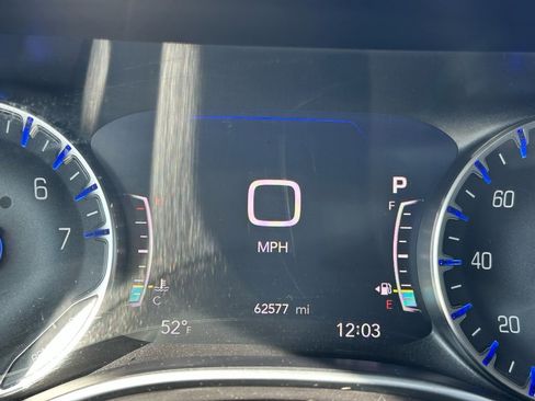 Used 2017 Chrysler Pacifica Limited w/ Advanced Safetytec Group image 21